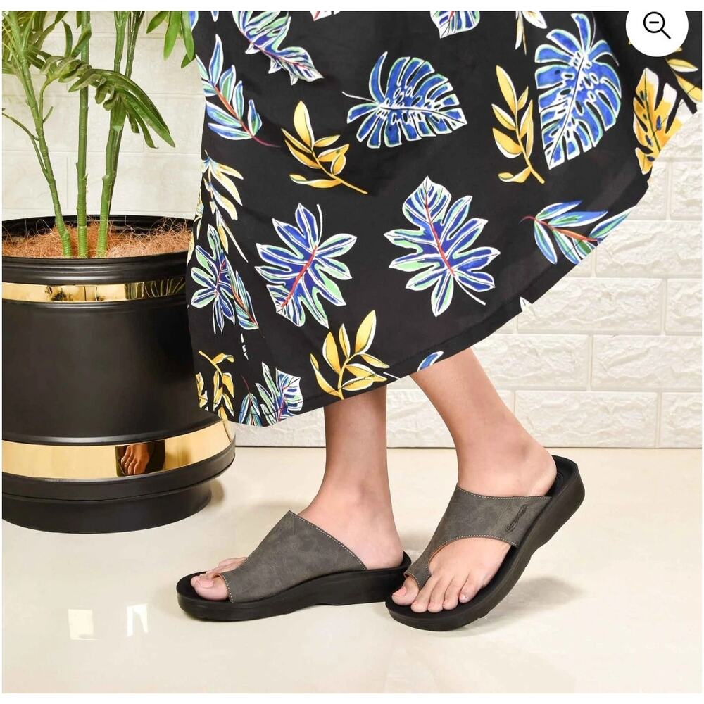 Aerothotic Regan Comfortable Split Toe Women's Sandals Size: 7.5 Color: Gray